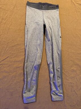 Nike Women’s Heather Gray Performance Leggings